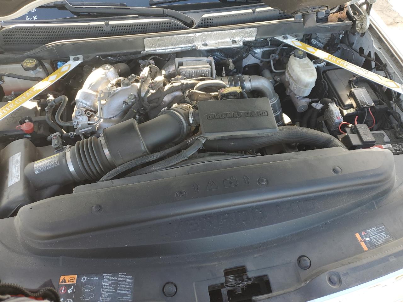 Chevrolet Silverado K3500 Image 12