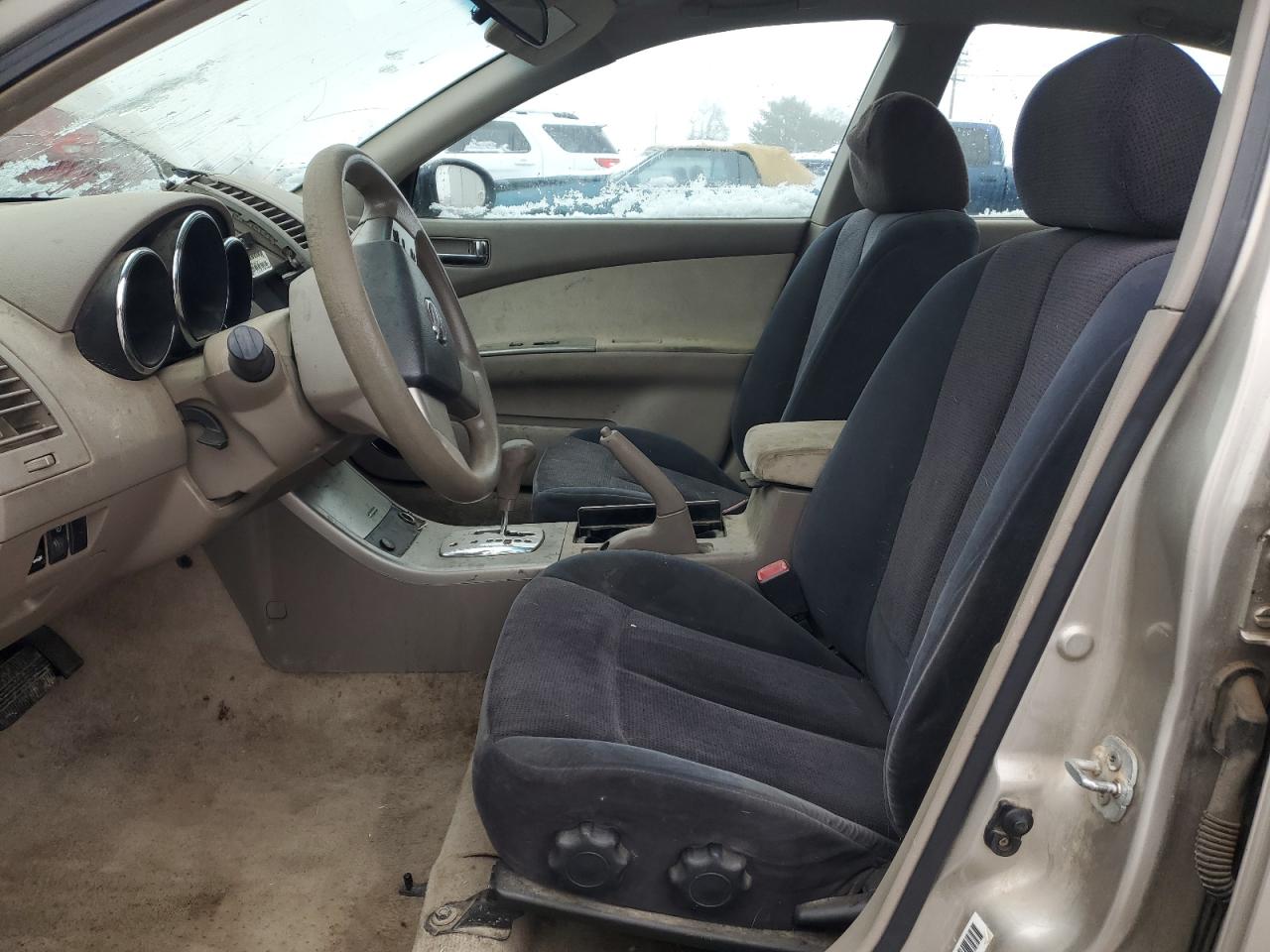 Nissan Altima S Image 12