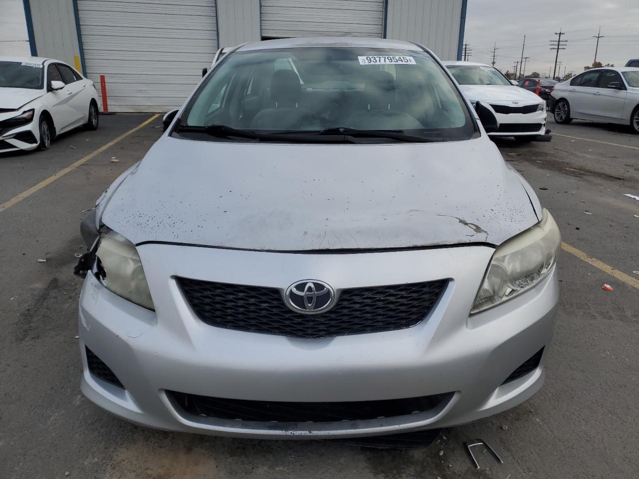 Toyota Corolla Base Image 2