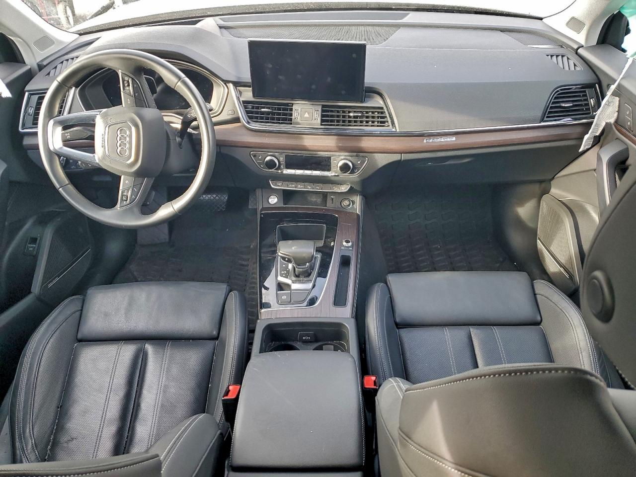 Audi Q5 Prestige 45 Image 11