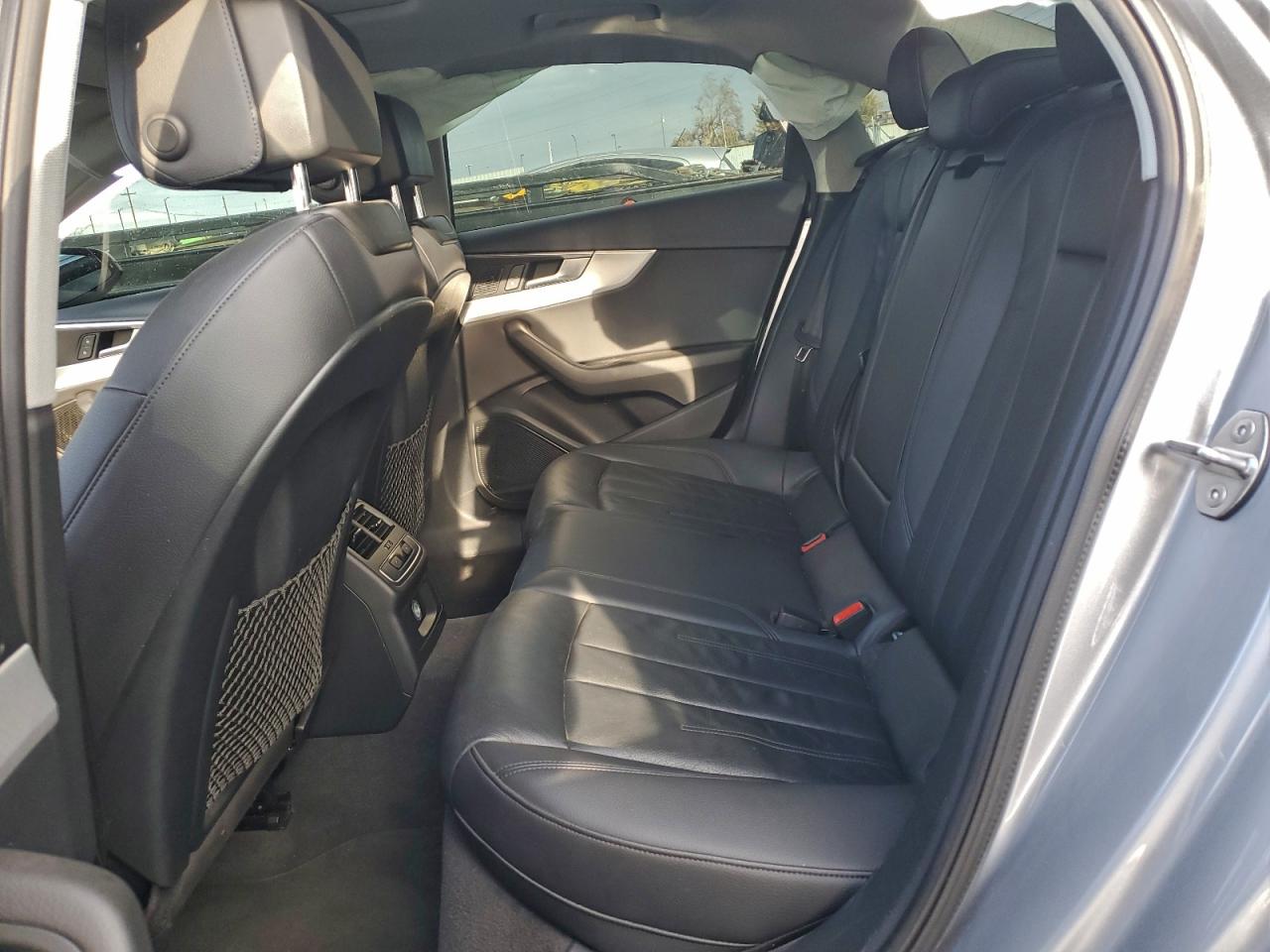 Audi A4 Premium Plus Image 12