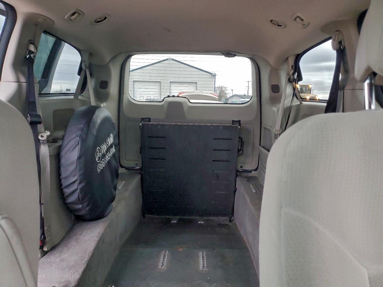 Dodge Caravan Sxt Image 3