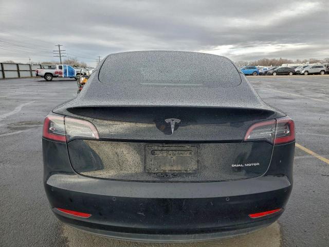 Tesla Model 3 Image 12