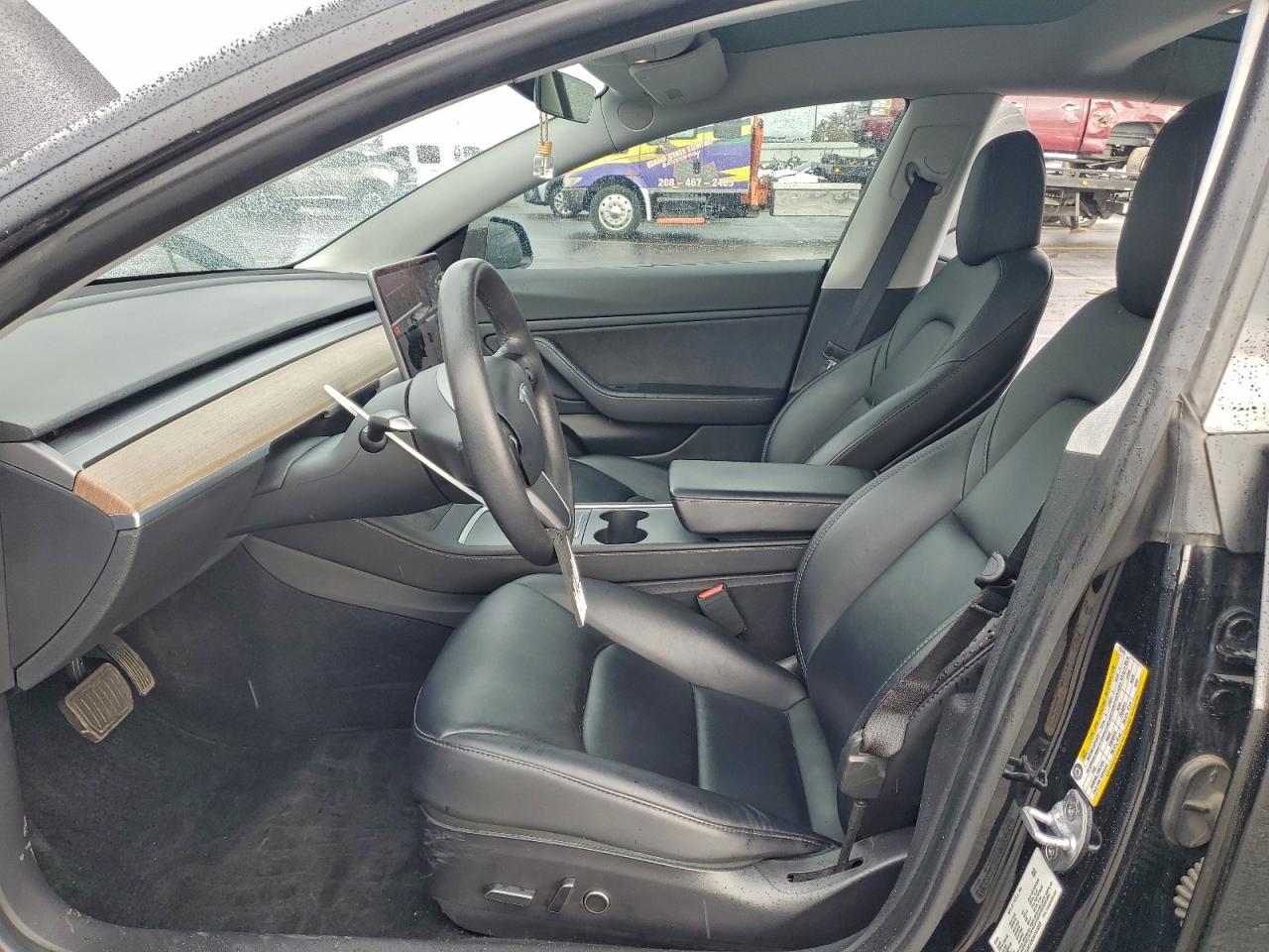 Tesla Model 3 Image 7