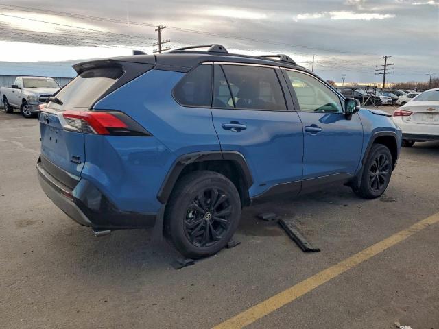 Toyota RAV4 Xse Image 3