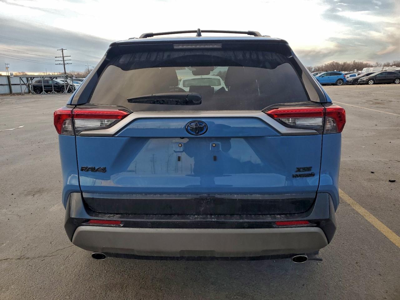 Toyota RAV4 Xse Image 13