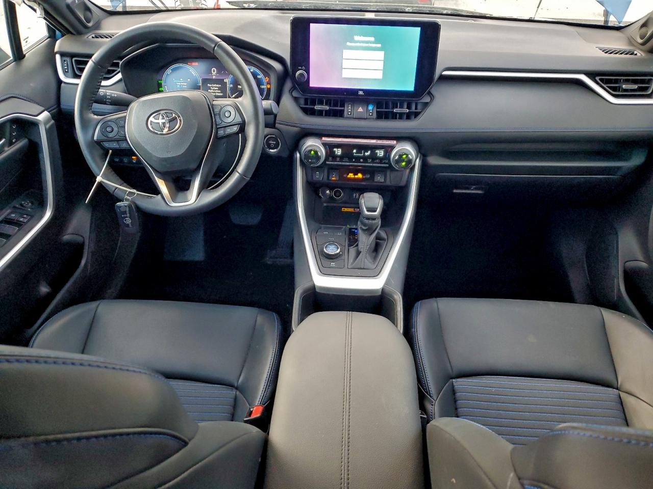 Toyota RAV4 Xse Image 6