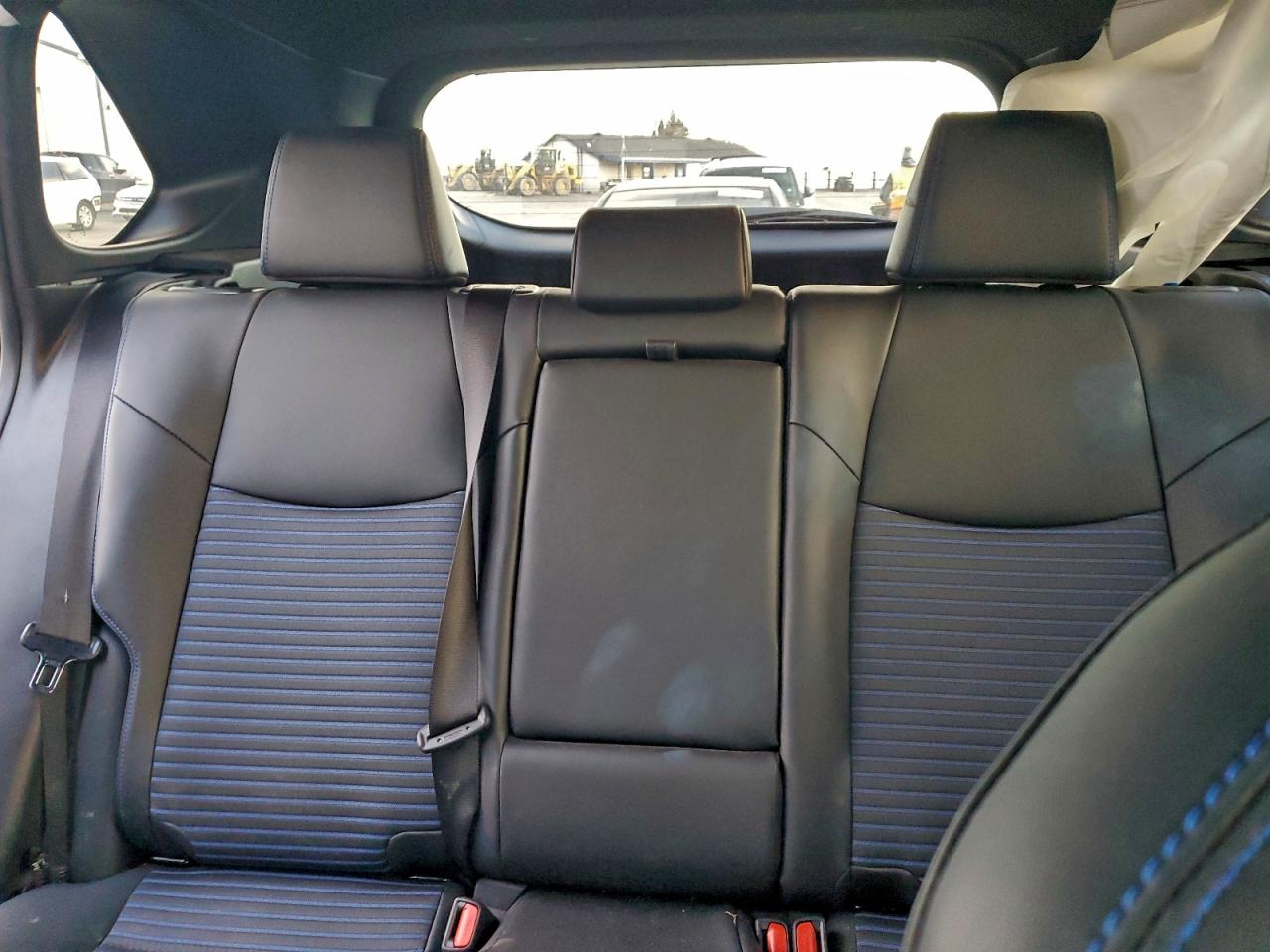 Toyota RAV4 Xse Image 7