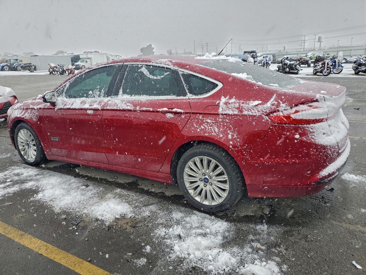 Ford Fusion Se Phev Image 4