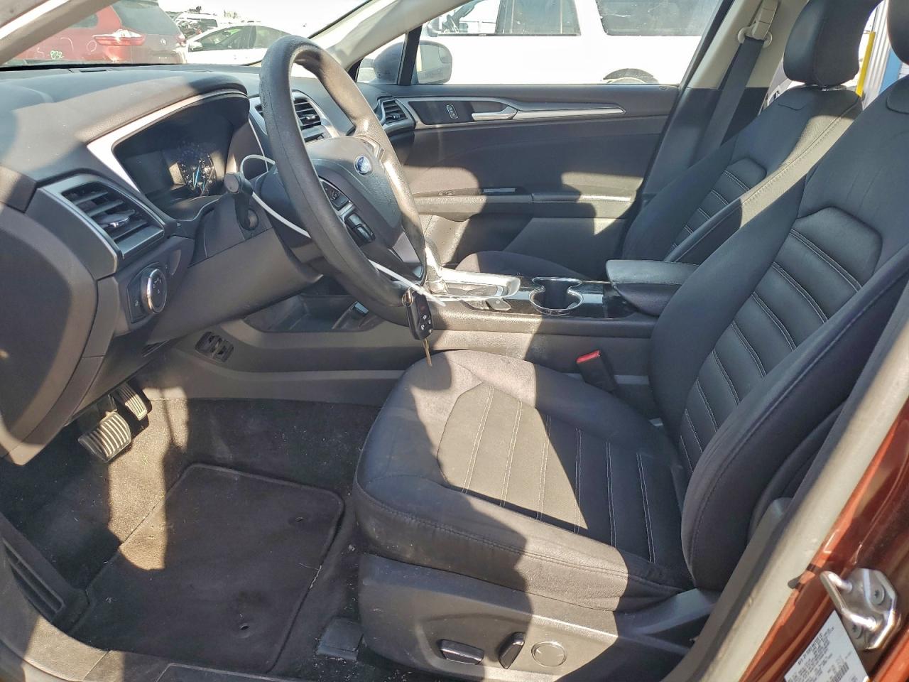 Ford Fusion Se Image 8