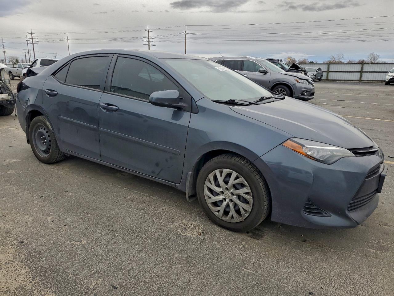 Toyota Corolla L Image 12