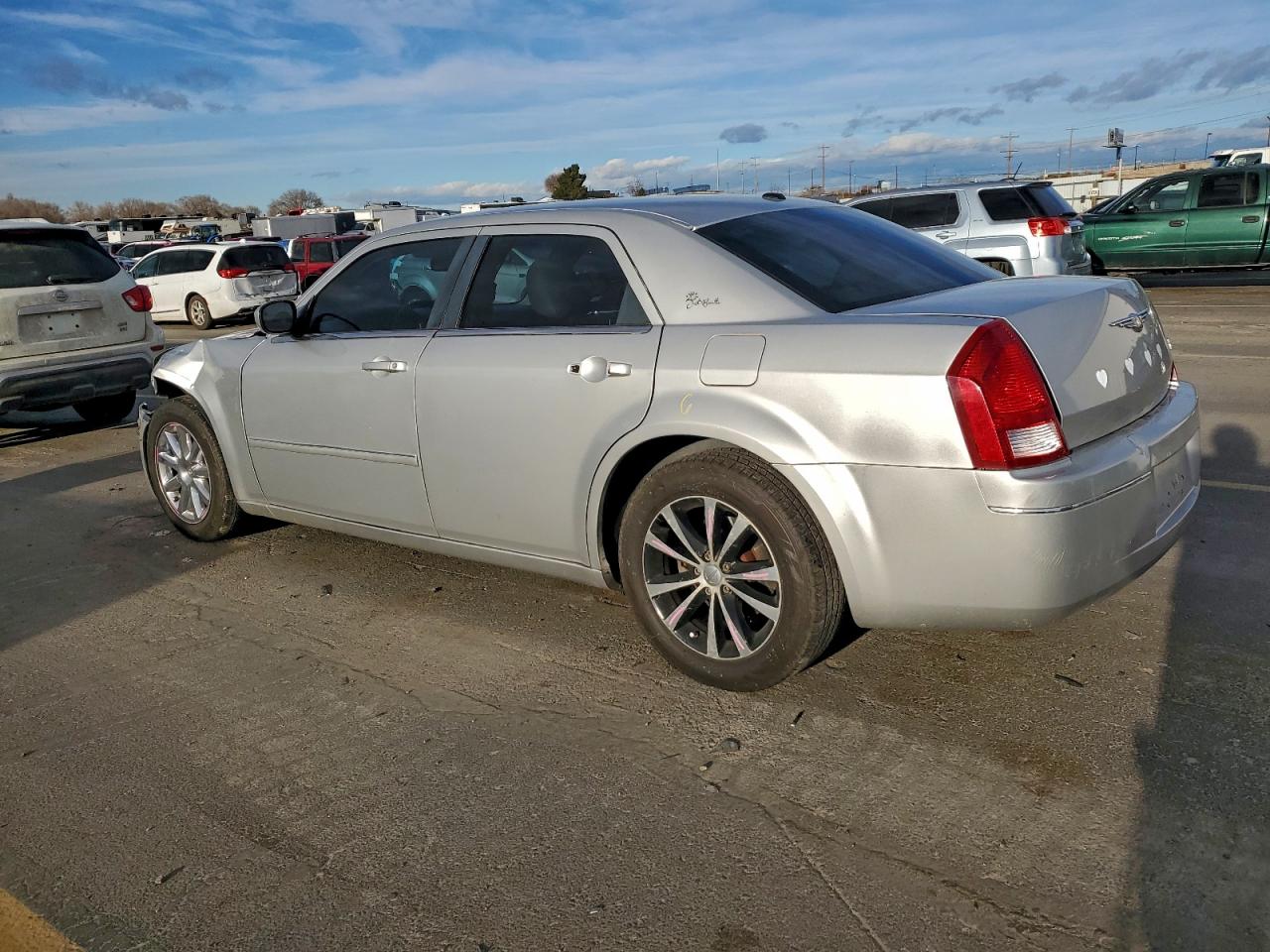 Chrysler 300 Touring Image 2