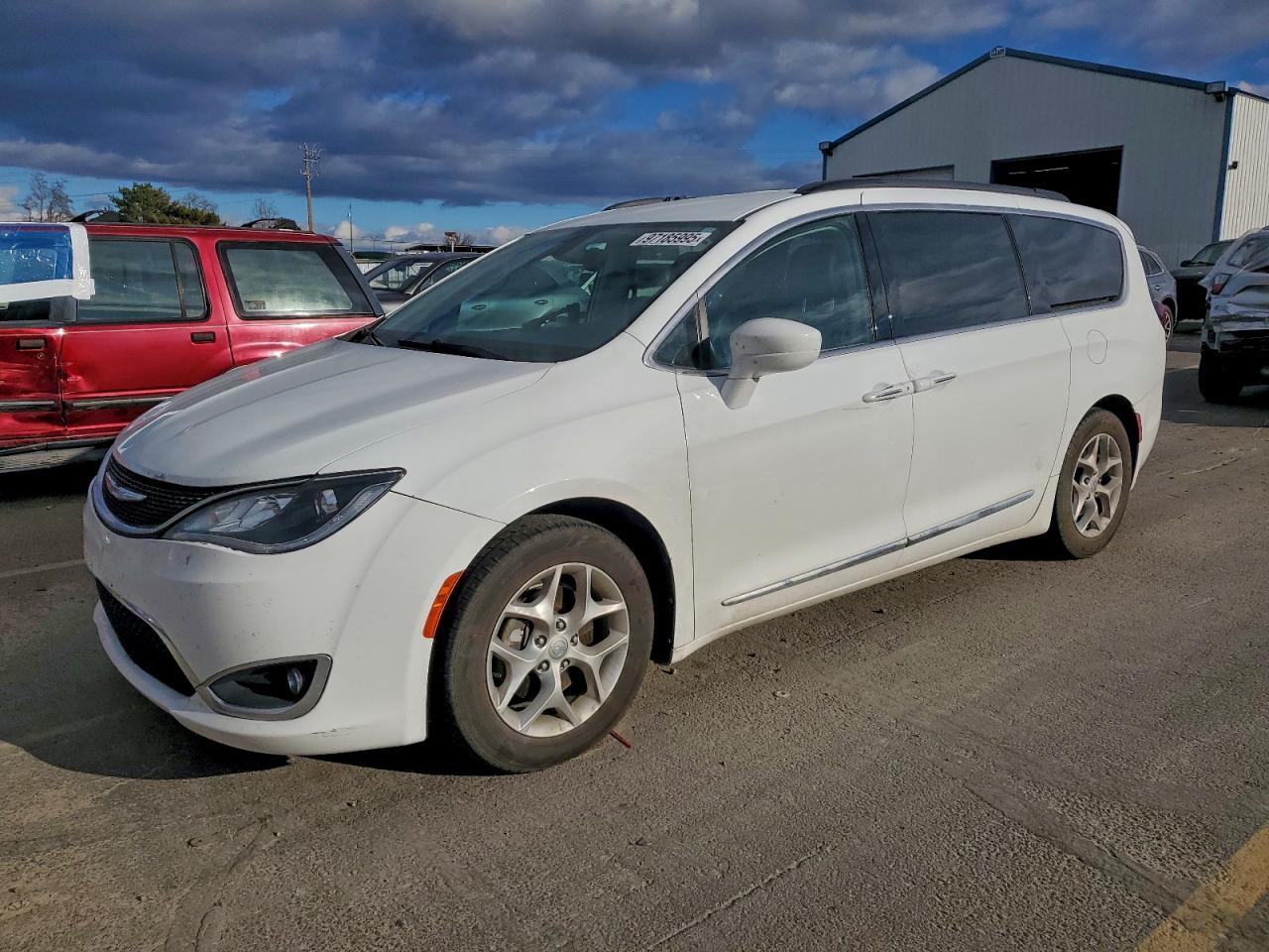 Chrysler Pacifica Touring L Image 1