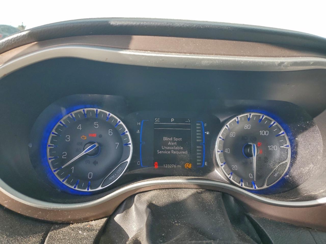 Chrysler Pacifica Touring L Image 10