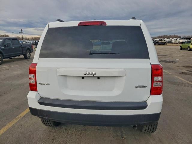 Jeep Patriot Latitude Image 4