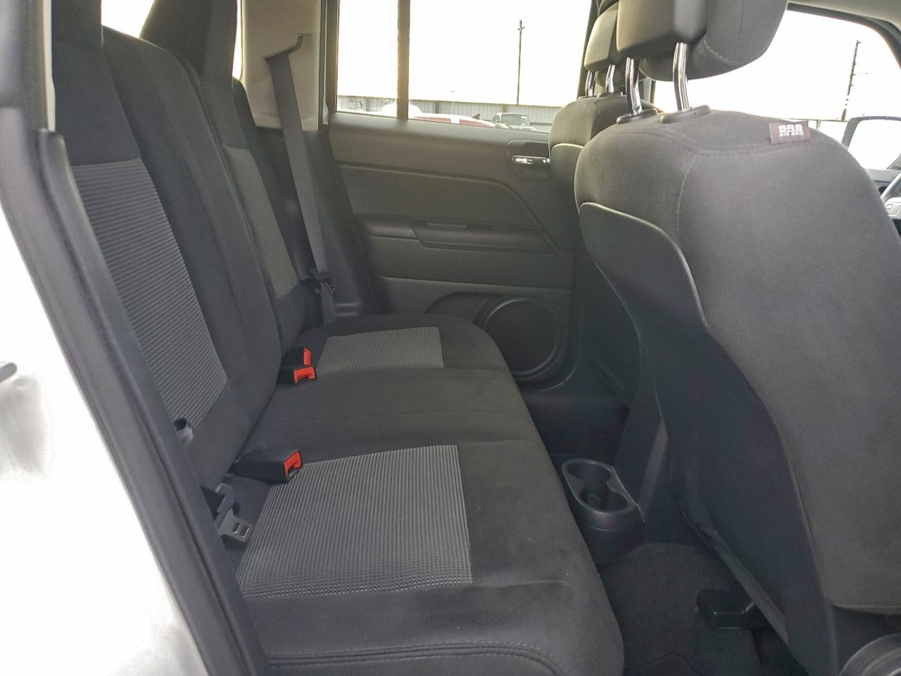 Jeep Patriot Latitude Image 11