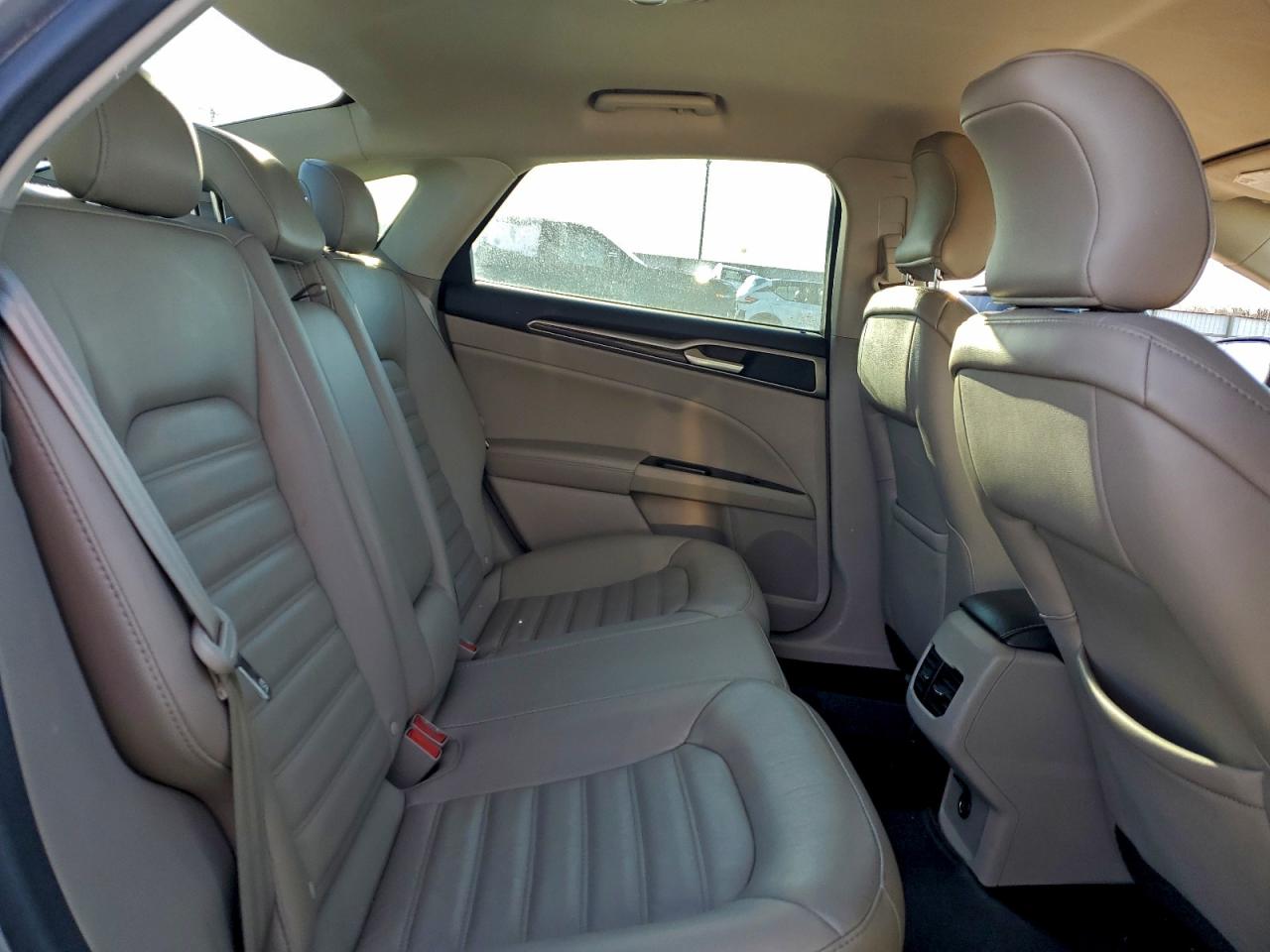 Ford Fusion Se Image 5