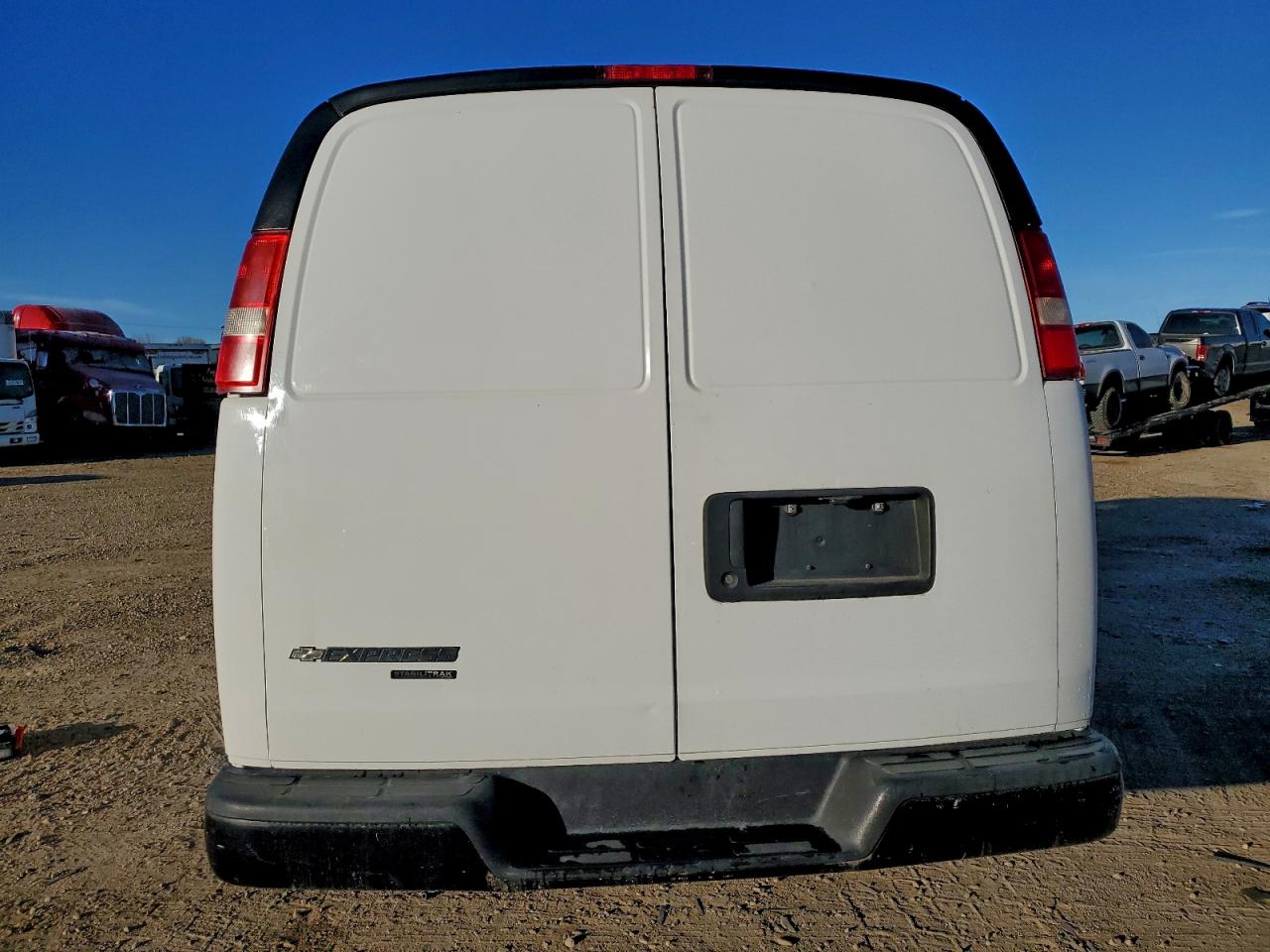 Chevrolet Express Image 9