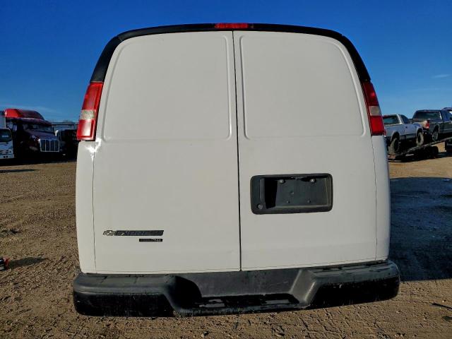 Chevrolet Express Image 9