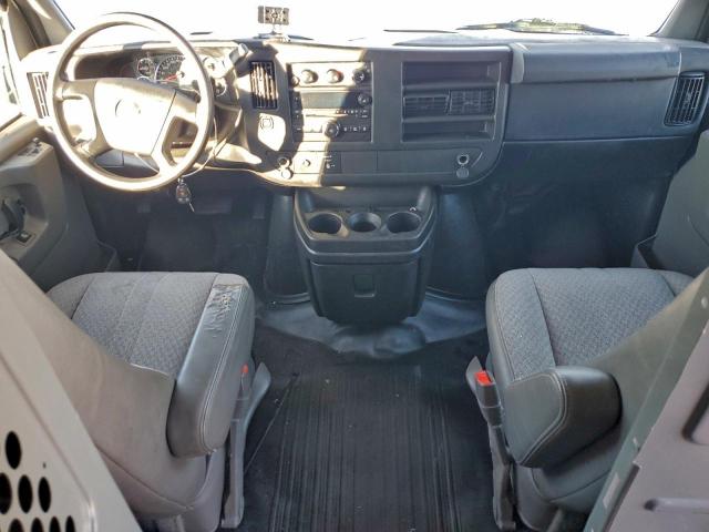 Chevrolet Express Image 5