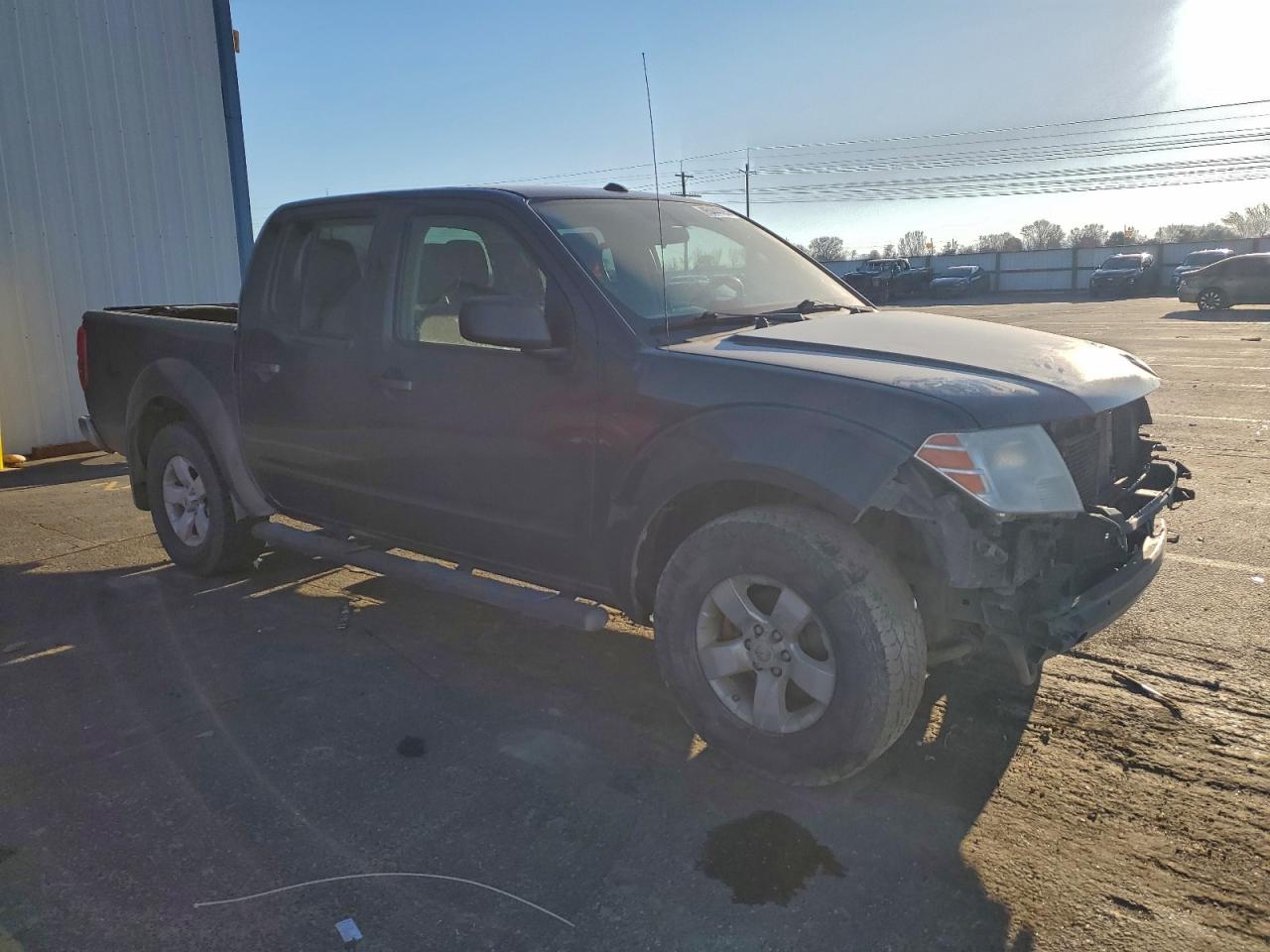 Nissan Frontier S Image 2