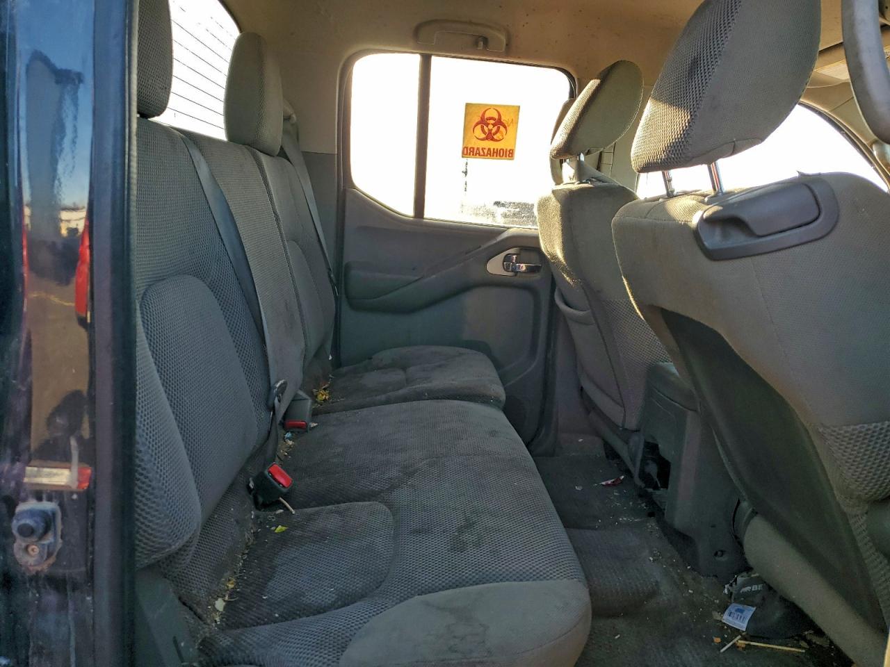 Nissan Frontier S Image 13