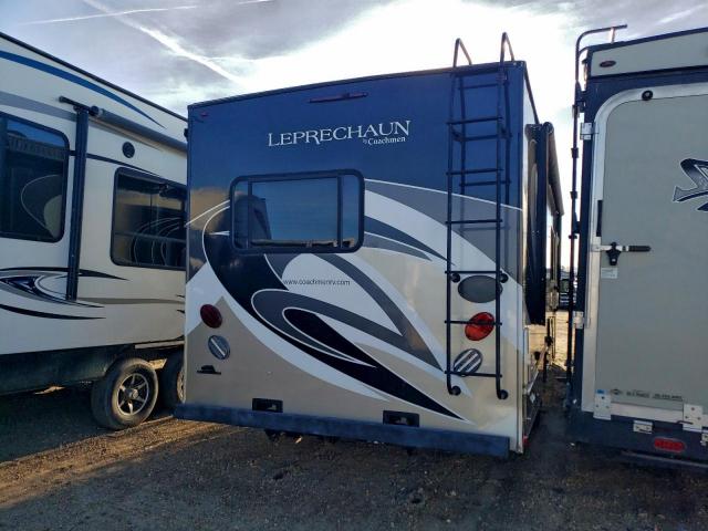 Ford Econoline E450 Super Duty Cutaway Van Image 4