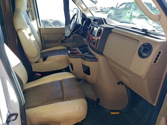 Ford Econoline E450 Super Duty Cutaway Van Image 6