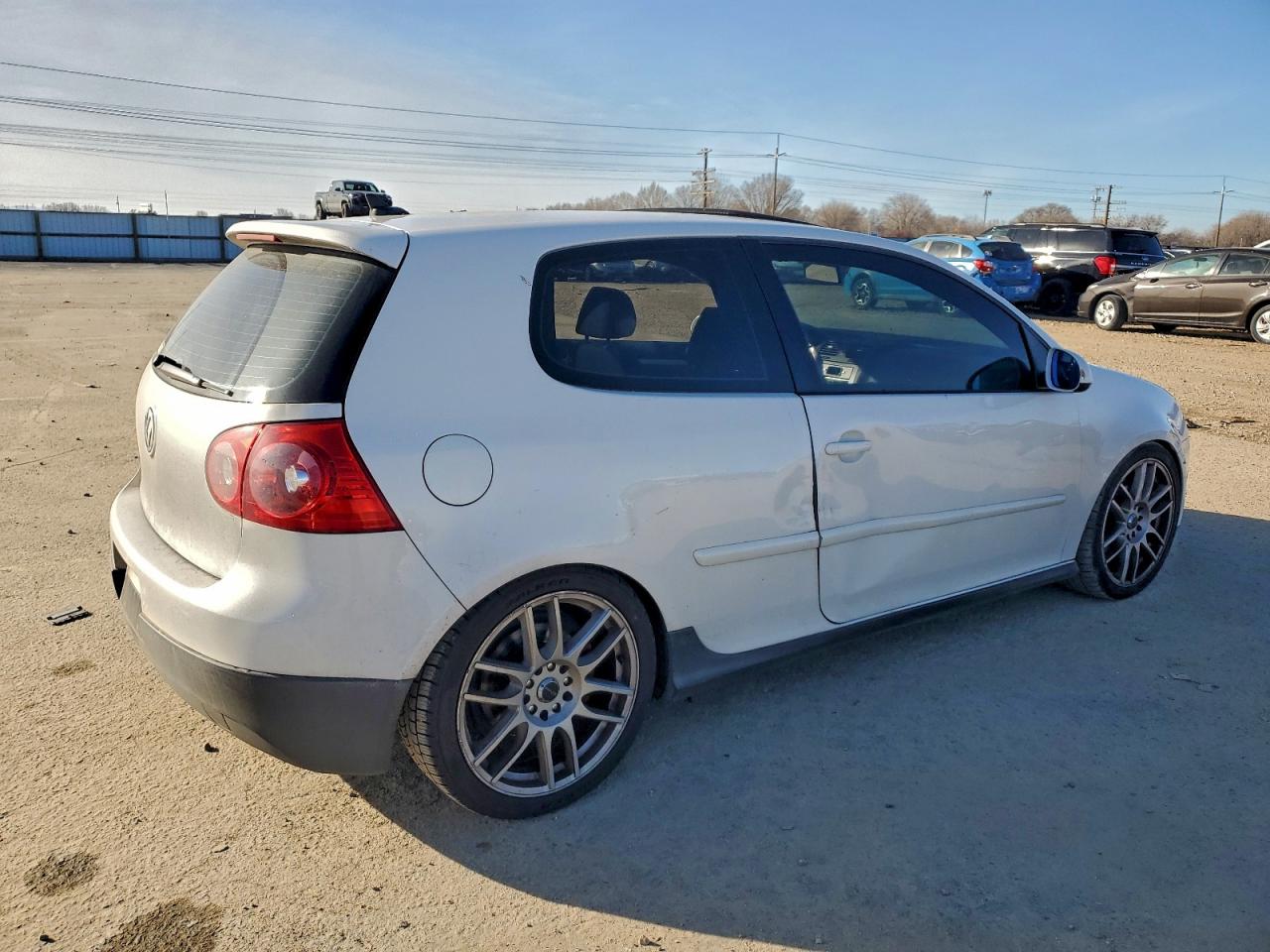 Volkswagen GTI Image 3