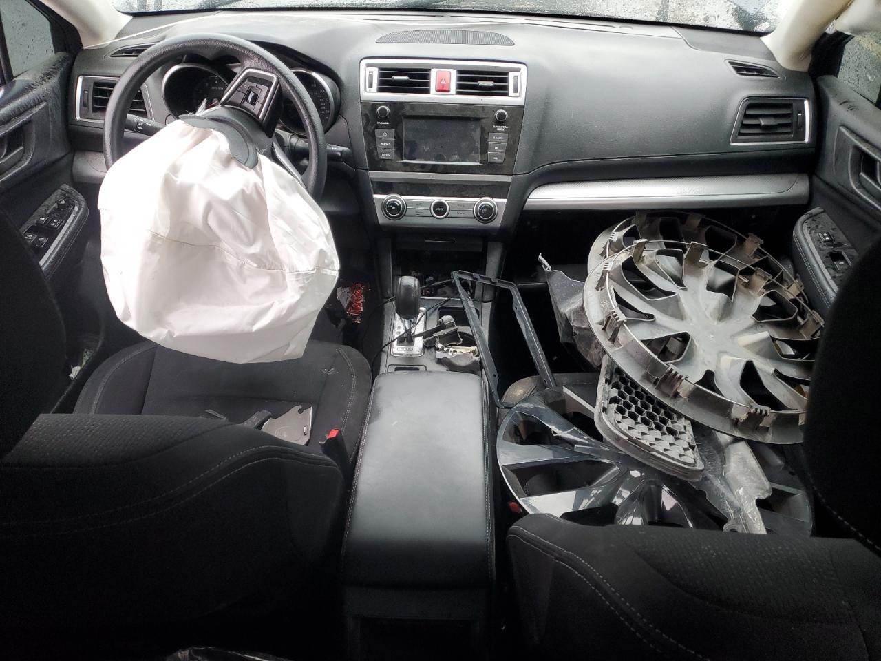 Subaru Legacy 2.5i Image 4