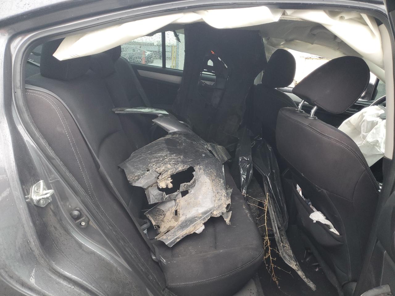 Subaru Legacy 2.5i Image 9