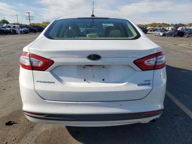 Ford Fusion Se Hybrid Image 12