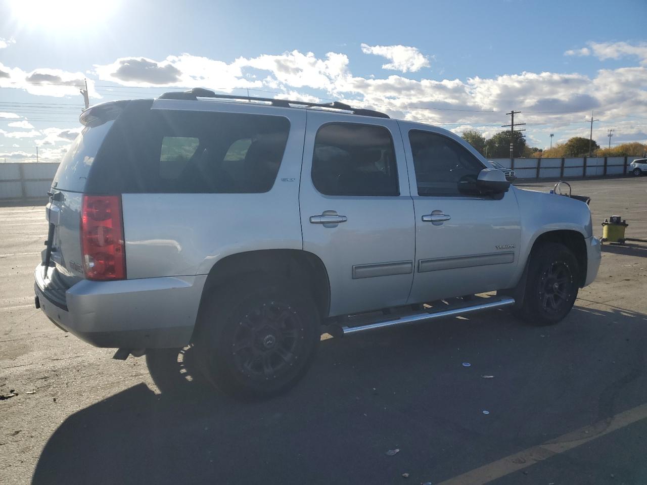 GMC Yukon Slt Image 2