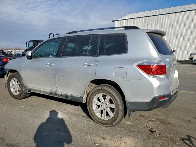 Toyota Highlander Base Image 6