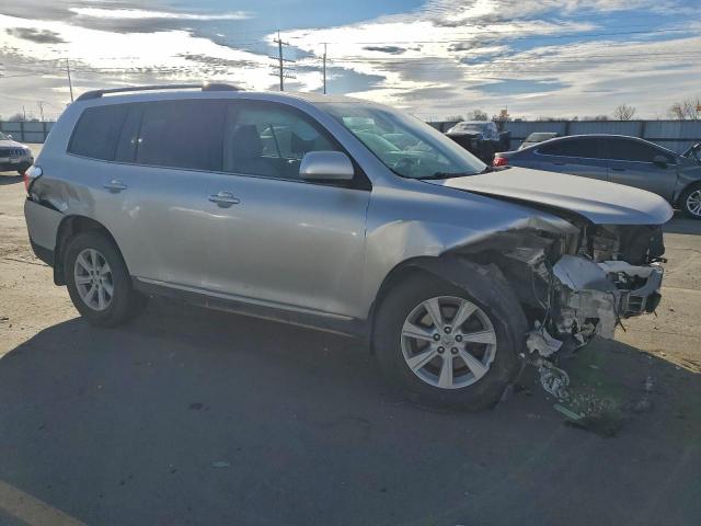 Toyota Highlander Base Image 5