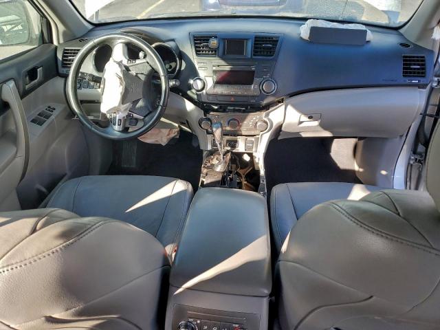 Toyota Highlander Base Image 2