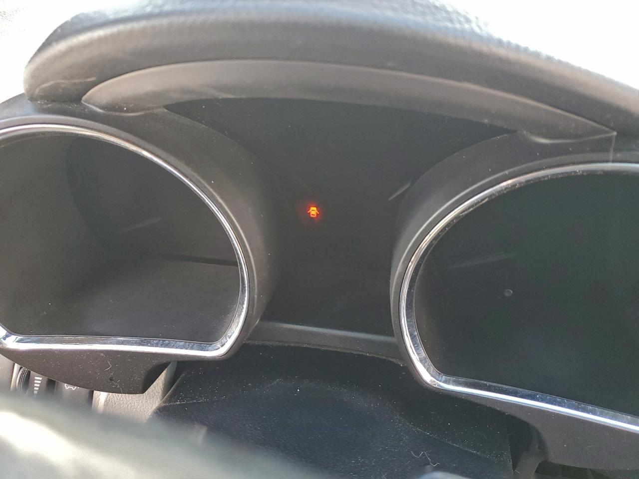 Toyota Highlander Base Image 9