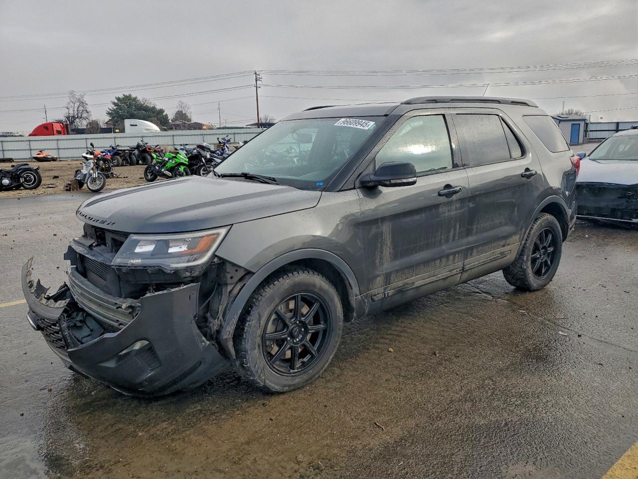 Ford Explorer Sport Image 1