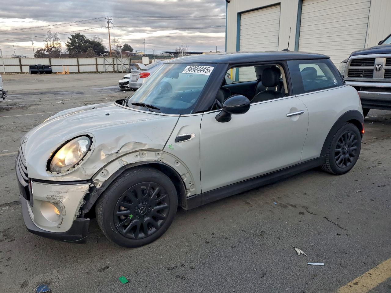 MINI Cooper Image 1