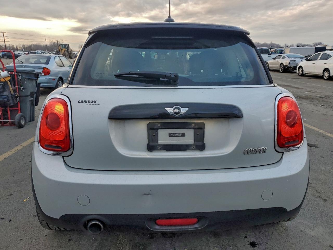 MINI Cooper Image 4