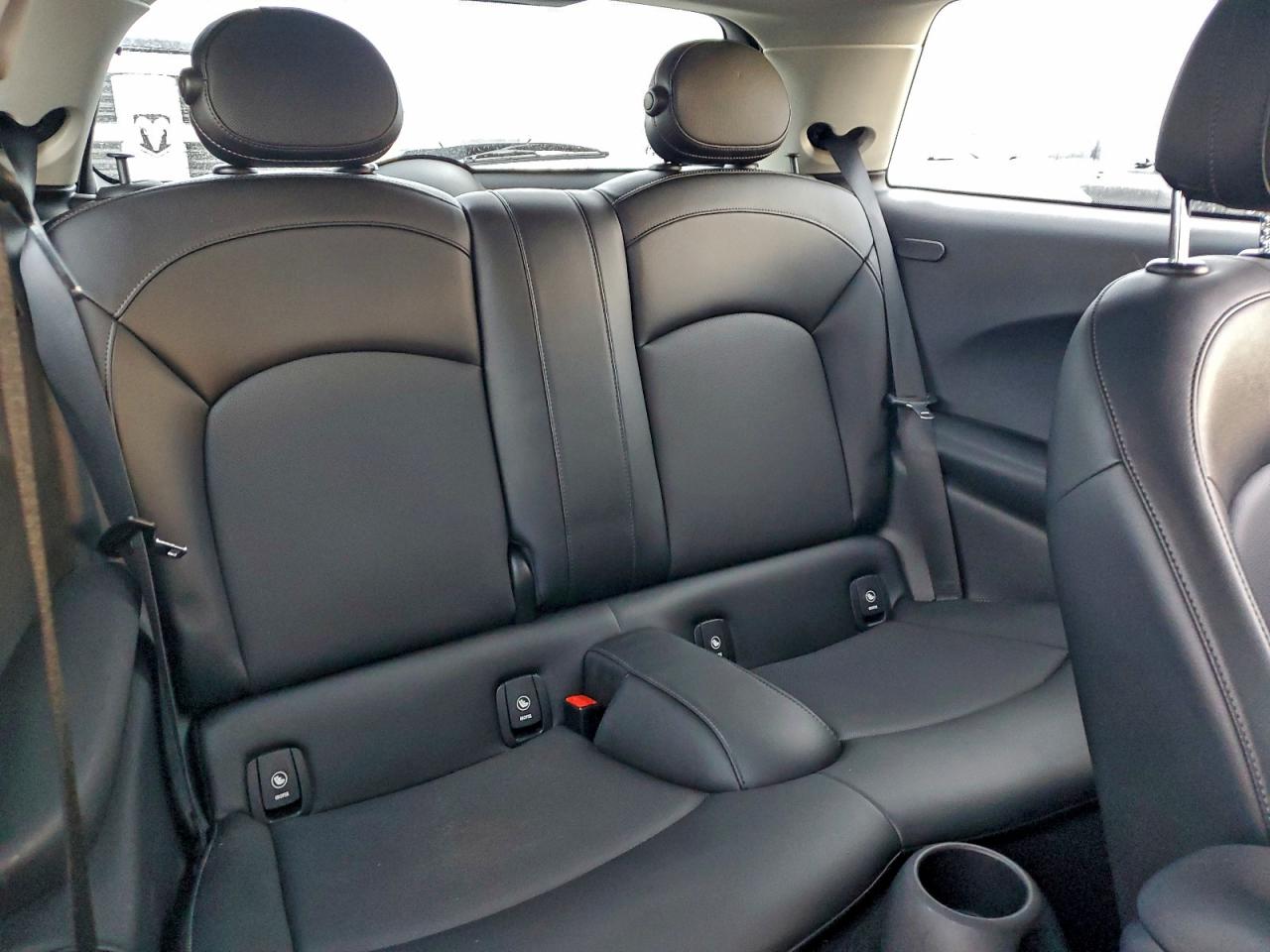 MINI Cooper Image 12