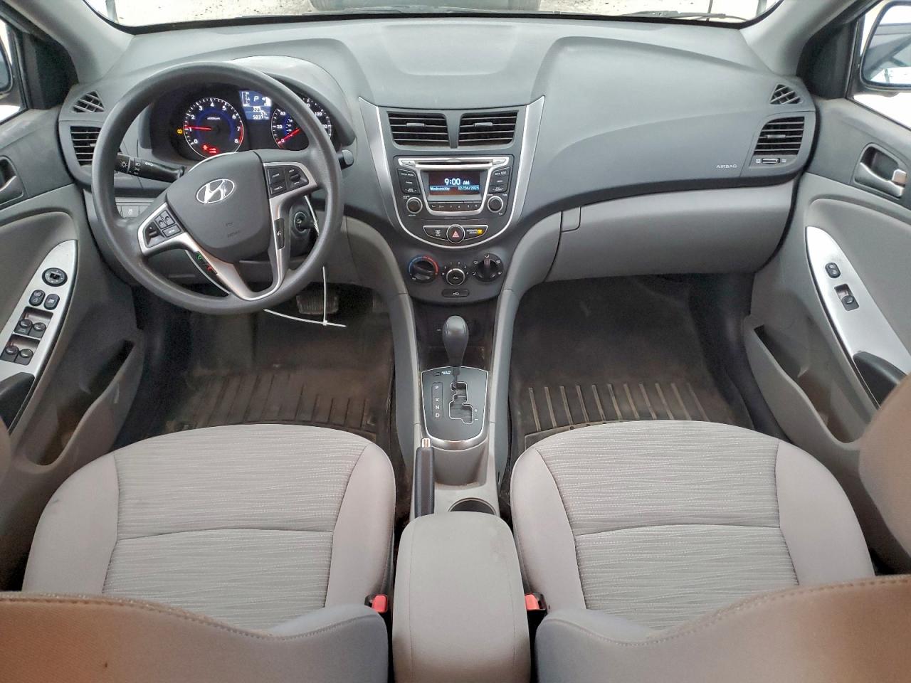 Hyundai ACCENT Se Image 8