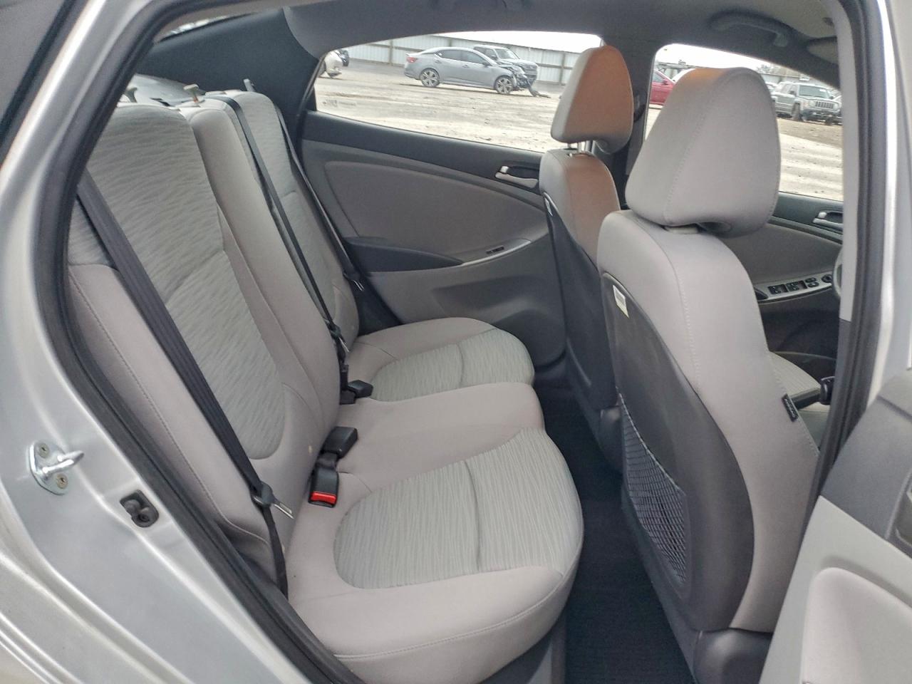 Hyundai ACCENT Se Image 7