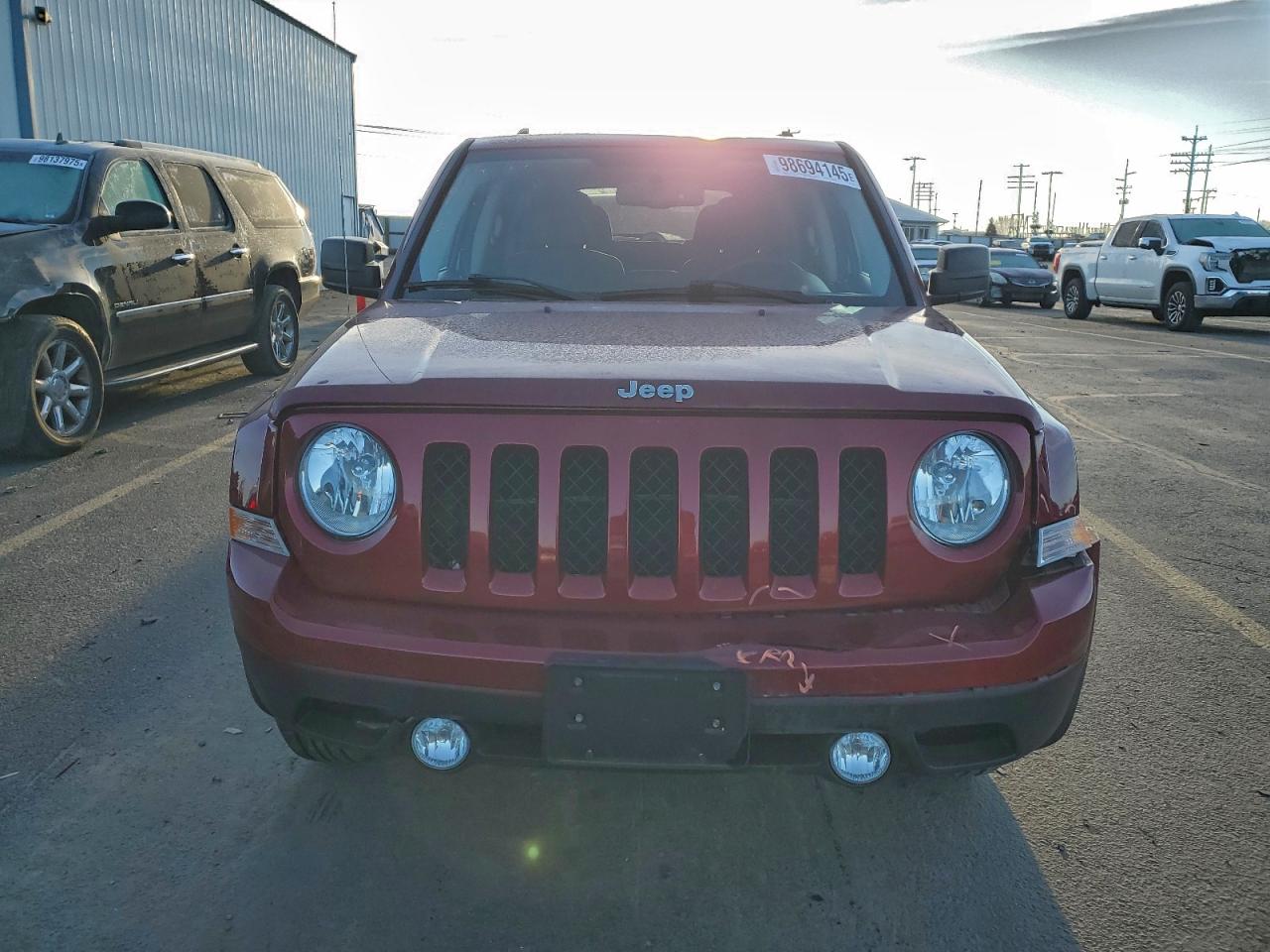 Jeep Patriot Latitude Image 13