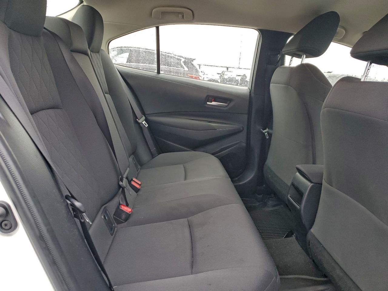 Toyota Corolla Le Image 9