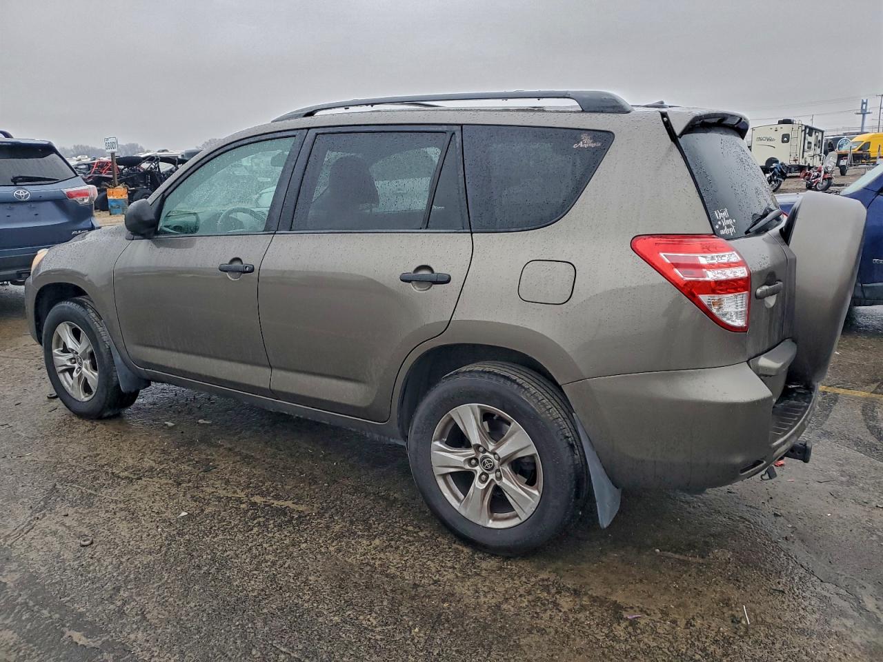 Toyota RAV4 Image 3