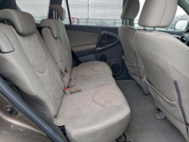 Toyota RAV4 Image 10