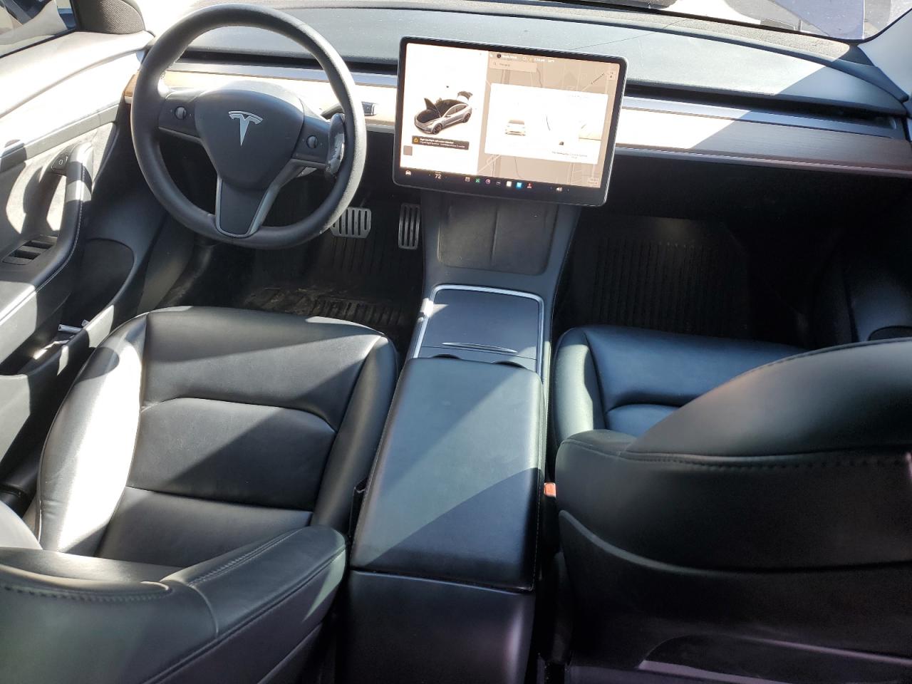 Tesla Model 3 Image 8
