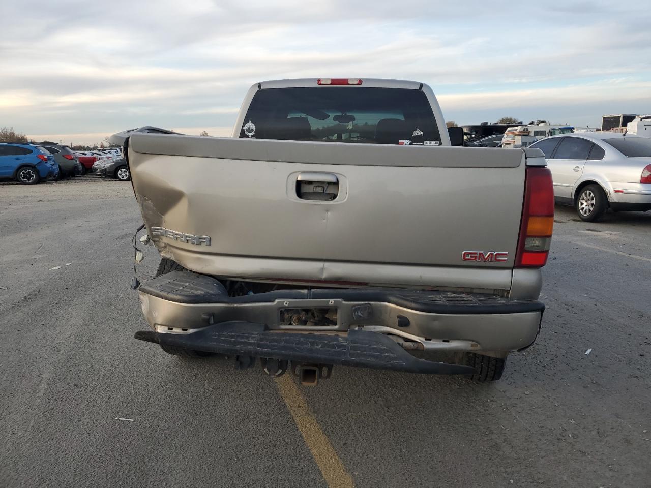 GMC Sierra K1500 Denali Image 6