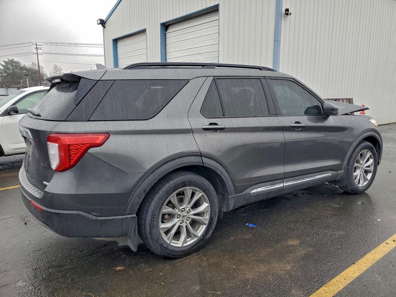 Ford Explorer Xlt Image 10